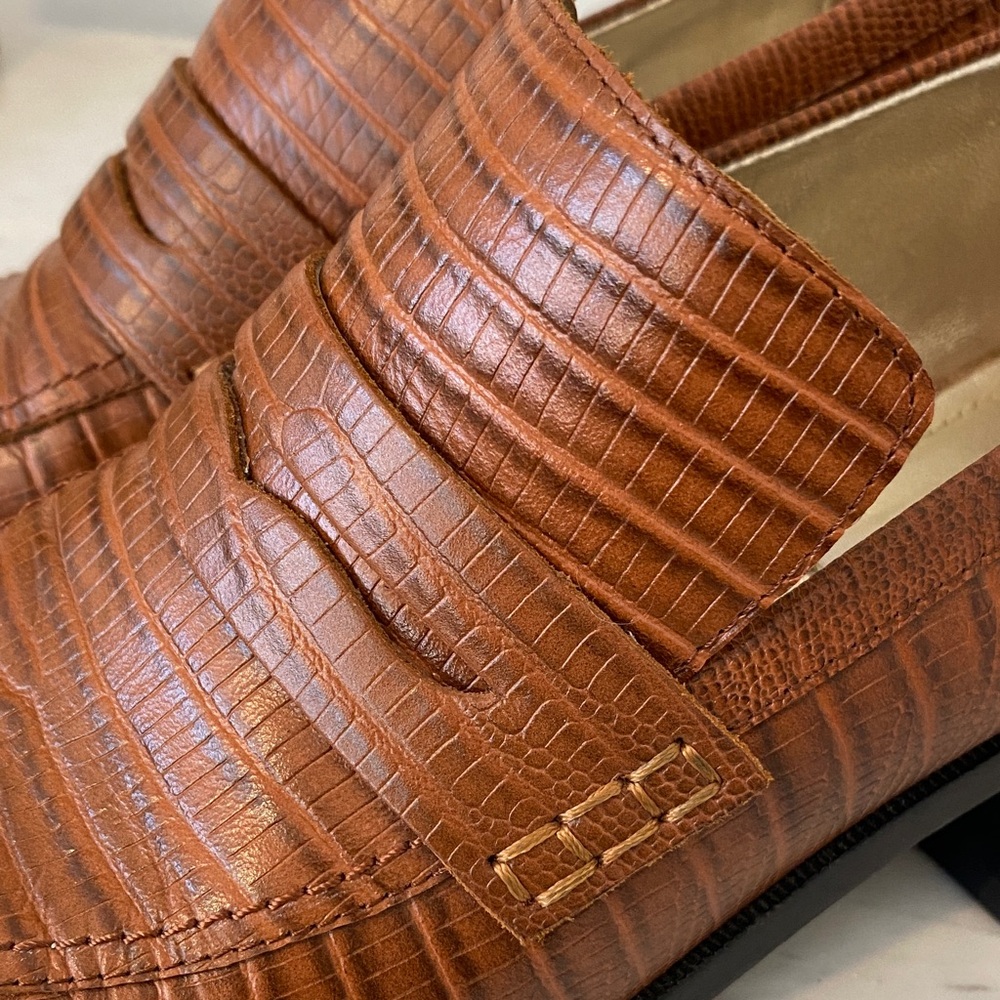 Elegant Tan Crocodile Pattern Platform Shoes - image 3